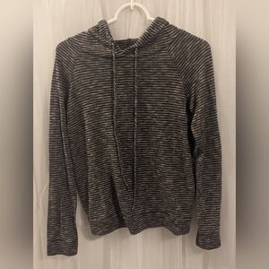 🌼$5 for $30🌼 Super soft hooded top